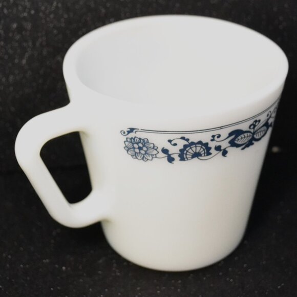Vintage Pyrex Set Of 3 Coffee Cups Old Town Blue Pattern - Picture 4 of 6